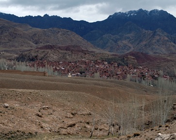 پاورپوینت-معماری پایدار در یک روستای نمونه- در 30 